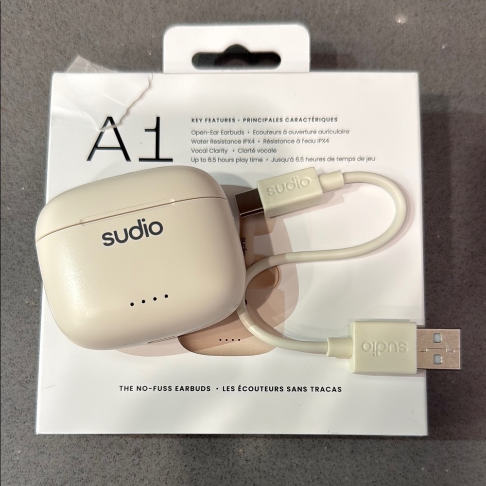 Studio A1 Cream Earbud Headphones
